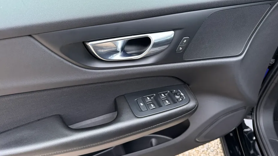 VOLVO V60 V60 T4 Momentum aut