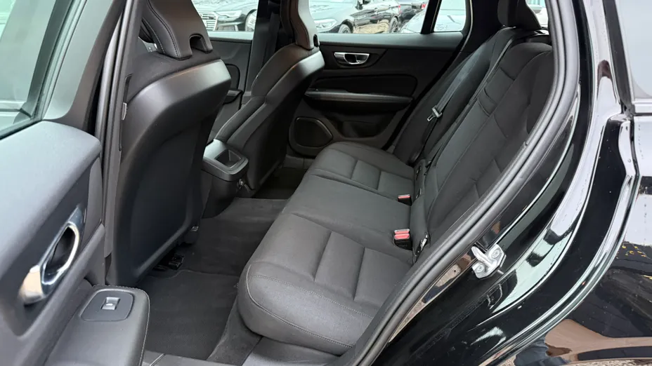 VOLVO V60 V60 T4 Momentum aut