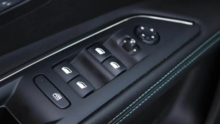 PEUGEOT 3008 3008 1.5 BlueHDi Allure S&S EAT8