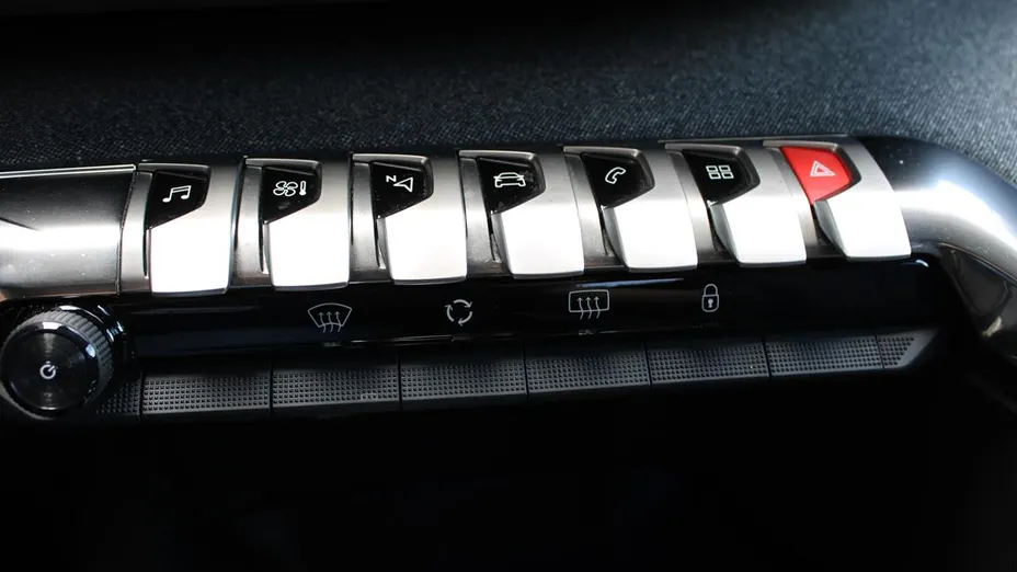 PEUGEOT 3008 3008 1.5 BlueHDi Allure S&S EAT8