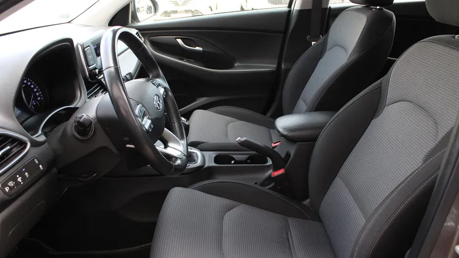 HYUNDAI i30 i30 1.5 DPI Classic +