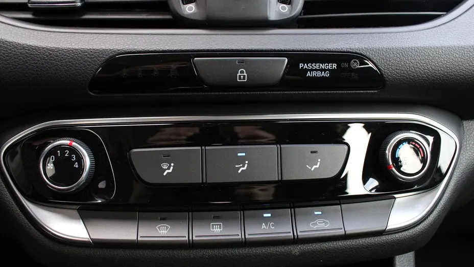 HYUNDAI i30 i30 1.5 DPI Classic +