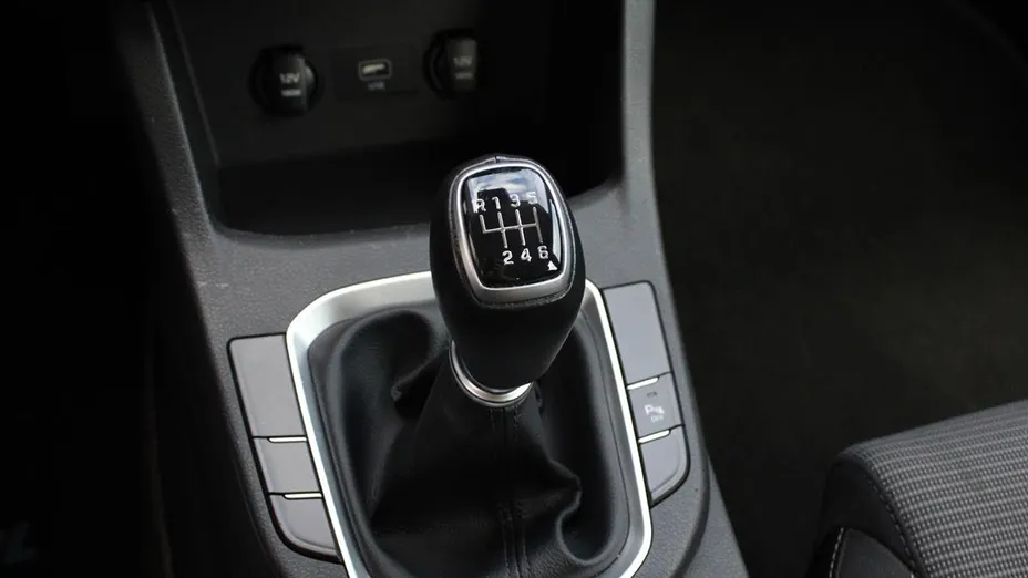 HYUNDAI i30 i30 1.5 DPI Classic +