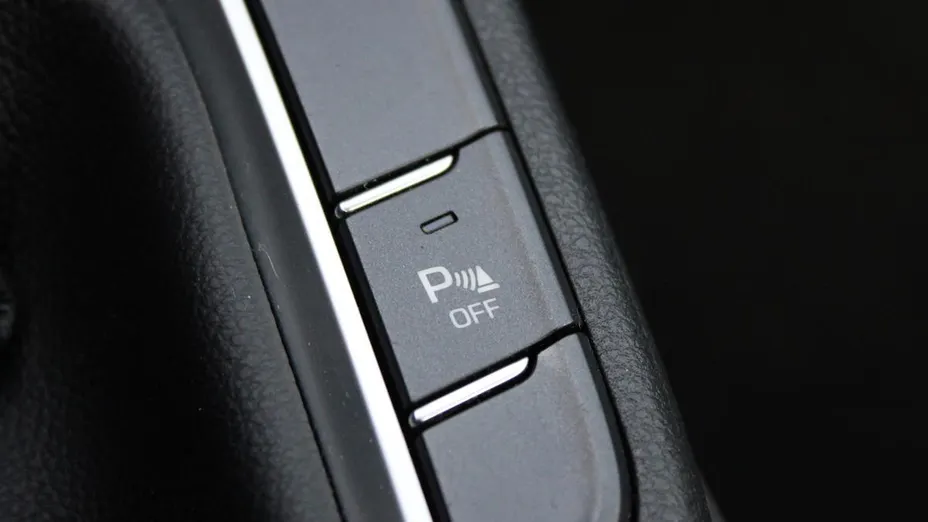 HYUNDAI i30 i30 1.5 DPI Classic +