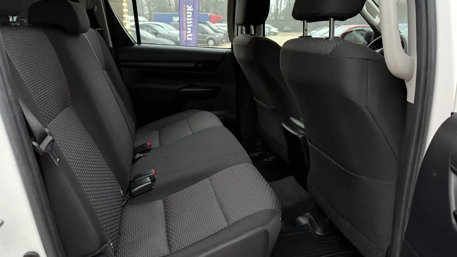 TOYOTA HiLux Hilux 2.4 D-4D Double Cab DLX 4x4