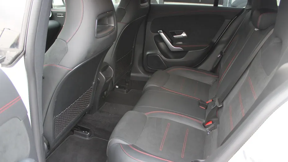 MERCEDES-BENZ CLA CLA 200 d 4-Matic AMG Line 8G-DCT