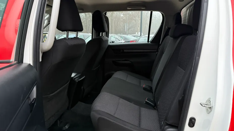 TOYOTA HiLux Hilux 2.4 D-4D Double Cab DLX 4x4