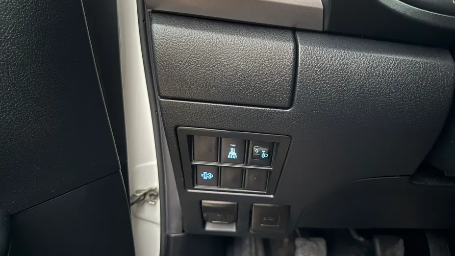 TOYOTA HiLux Hilux 2.4 D-4D Double Cab DLX 4x4