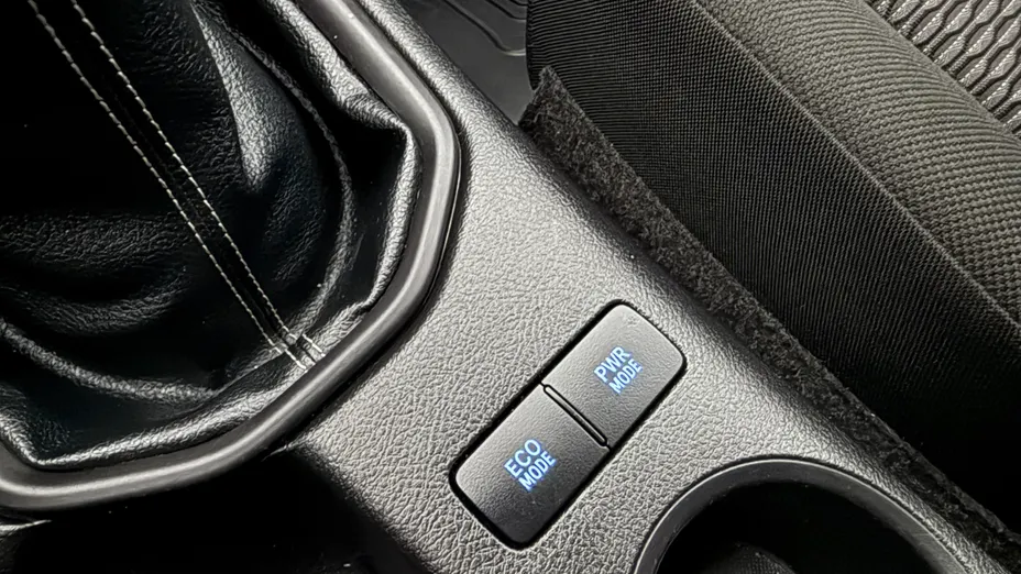 TOYOTA HiLux Hilux 2.4 D-4D Double Cab DLX 4x4