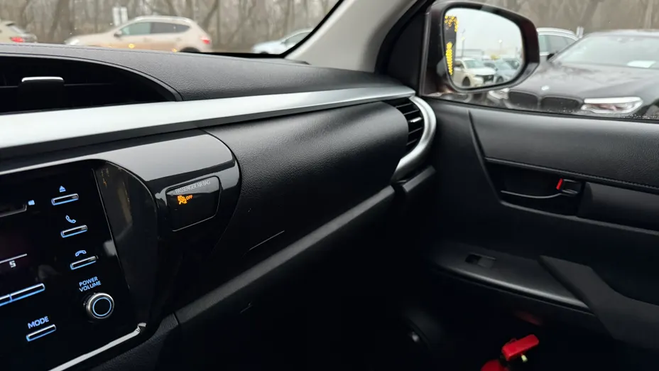 TOYOTA HiLux Hilux 2.4 D-4D Double Cab DLX 4x4