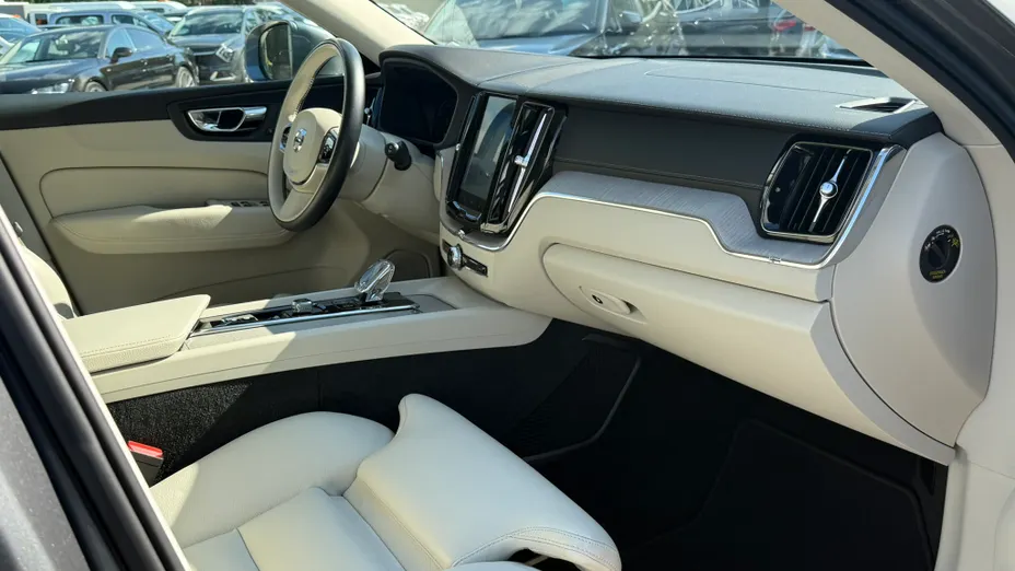 VOLVO XC60 XC60 B6 B AWD Inscription aut