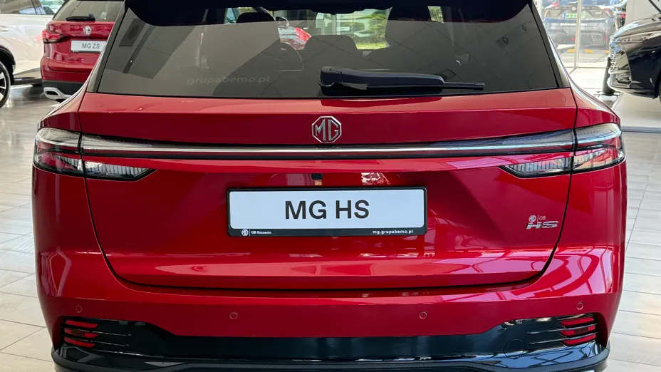 MG HS -