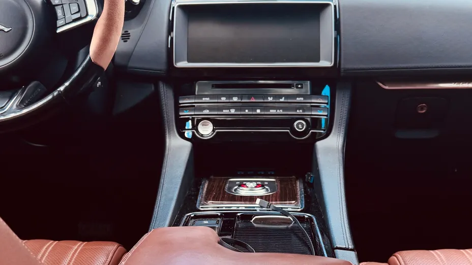 JAGUAR F-Pace F-Pace 2.0 i4D AWD Prestige aut