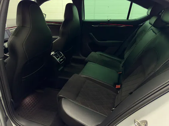 SKODA Superb Superb 2.0 TDI 4x4 Sportline DSG