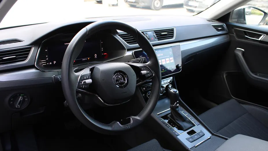 SKODA Superb Superb 2.0 TDI SCR Style DSG