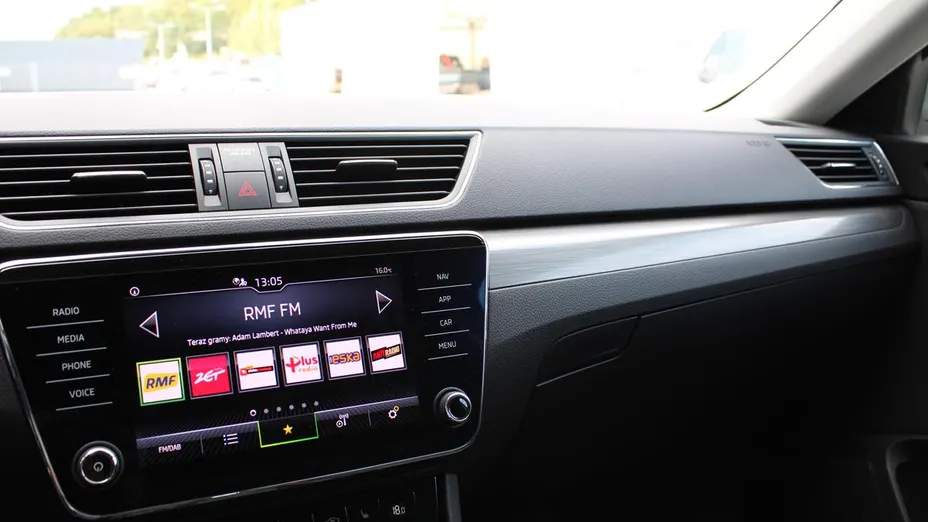 SKODA Superb Superb 2.0 TDI SCR Style DSG