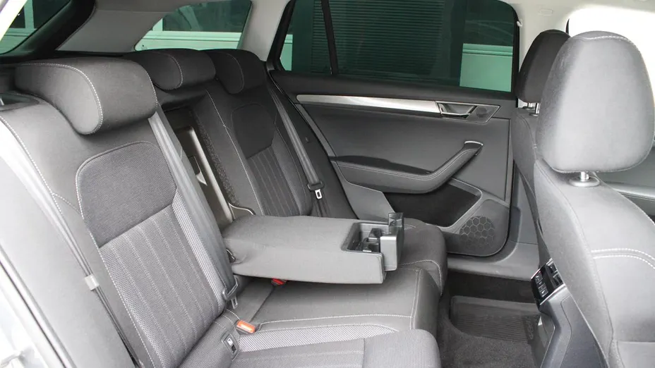 SKODA Superb Superb 2.0 TDI SCR Style DSG