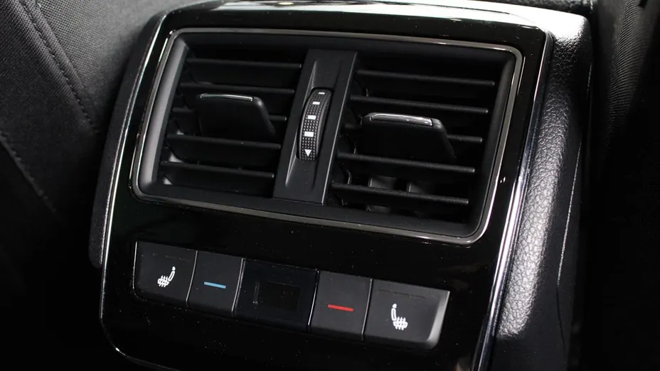 SKODA Superb Superb 2.0 TDI SCR Style DSG