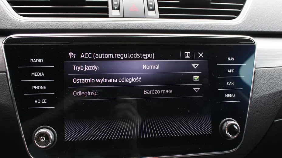 SKODA Superb Superb 2.0 TDI SCR Style DSG