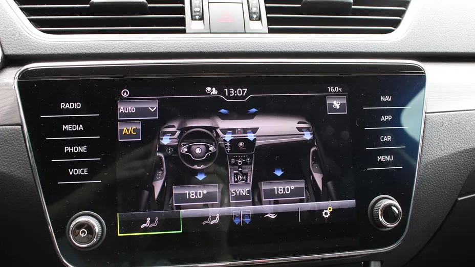 SKODA Superb Superb 2.0 TDI SCR Style DSG