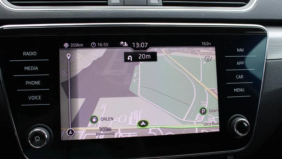 SKODA Superb Superb 2.0 TDI SCR Style DSG