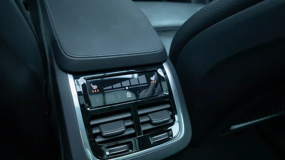 VOLVO XC90 XC90 T8 AWD Plug-In Hybrid Ultimate Bright 7os aut
