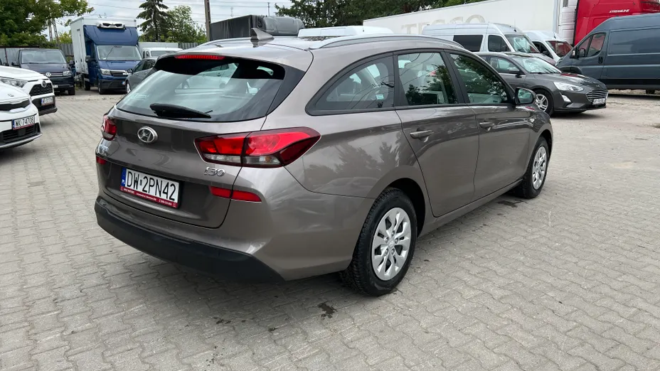 HYUNDAI i30 i30 1.5 DPI Classic +