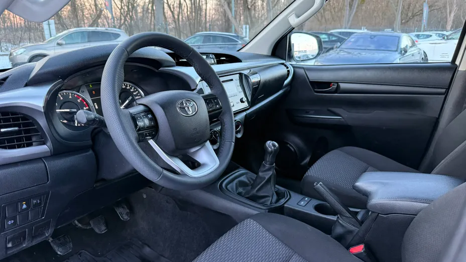 TOYOTA HiLux Hilux 2.4 D-4D Double Cab DLX 4x4