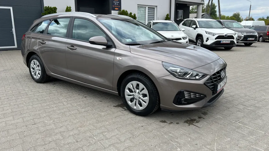 HYUNDAI i30 i30 1.5 DPI Classic +