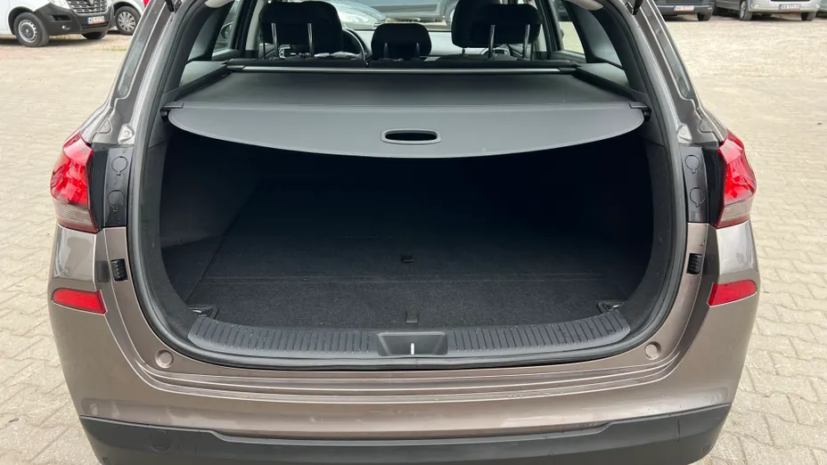 HYUNDAI i30 i30 1.5 DPI Classic +