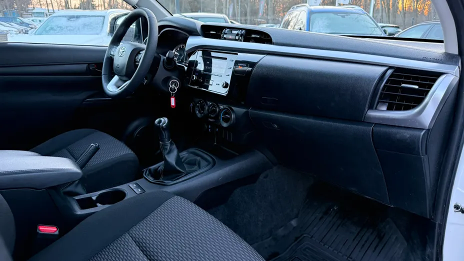 TOYOTA HiLux Hilux 2.4 D-4D Double Cab DLX 4x4