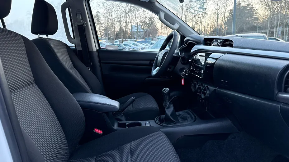 TOYOTA HiLux Hilux 2.4 D-4D Double Cab DLX 4x4