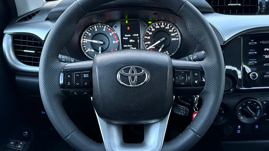 TOYOTA HiLux Hilux 2.4 D-4D Double Cab DLX 4x4