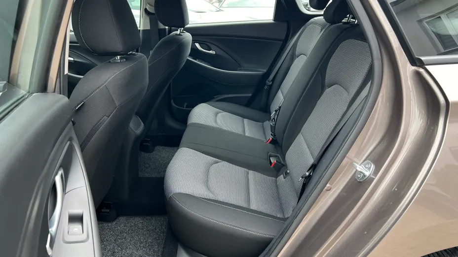 HYUNDAI i30 i30 1.5 DPI Classic +