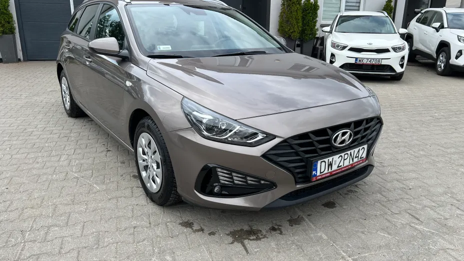 HYUNDAI i30 i30 1.5 DPI Classic +