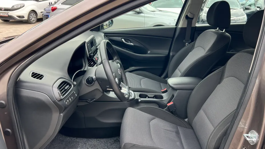 HYUNDAI i30 i30 1.5 DPI Classic +