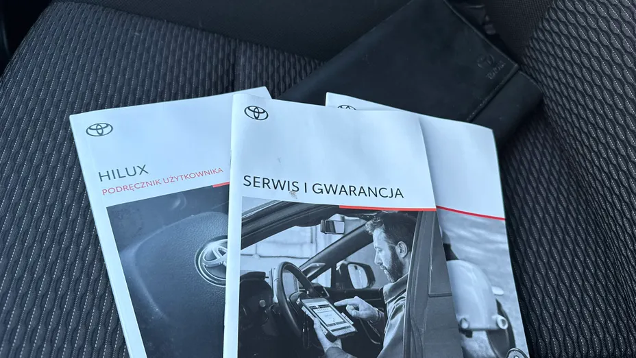 TOYOTA HiLux Hilux 2.4 D-4D Double Cab DLX 4x4