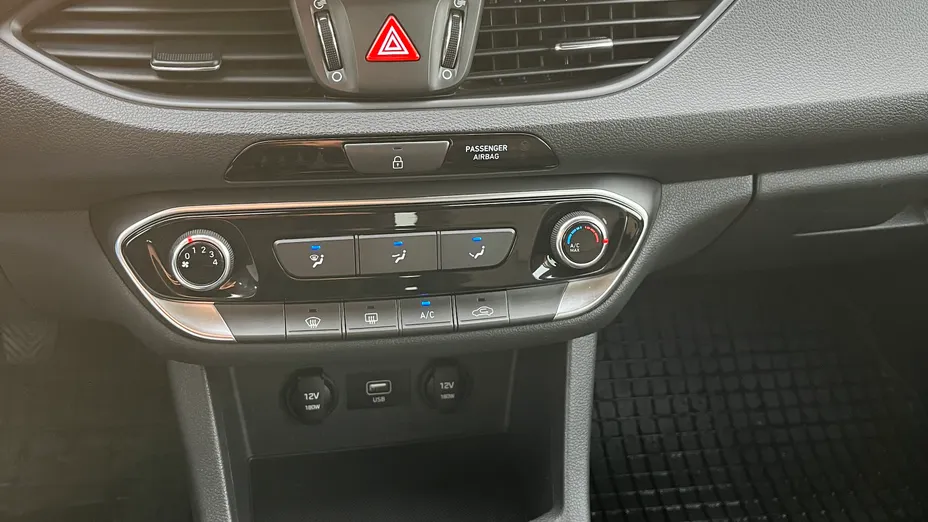 HYUNDAI i30 i30 1.0 T-GDI Modern