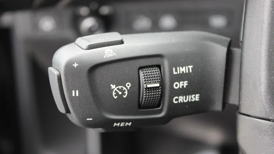 DS DS7 DS 7 1.6 E-Tense Performance Line + aut