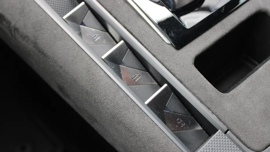 DS DS7 DS 7 1.6 E-Tense Performance Line + aut