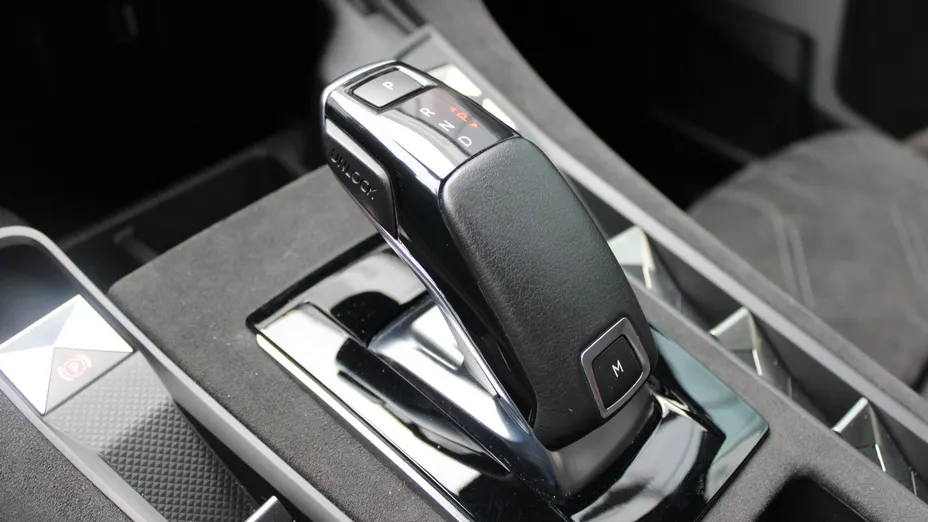 DS DS7 DS 7 1.6 E-Tense Performance Line + aut