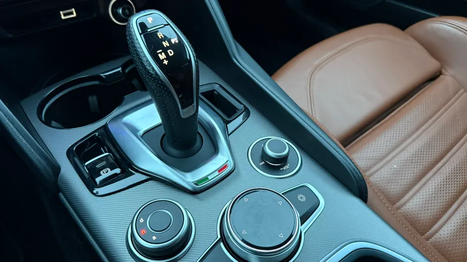 ALFA ROMEO Giulia Giulia 2.0 Turbo Veloce Q4 aut