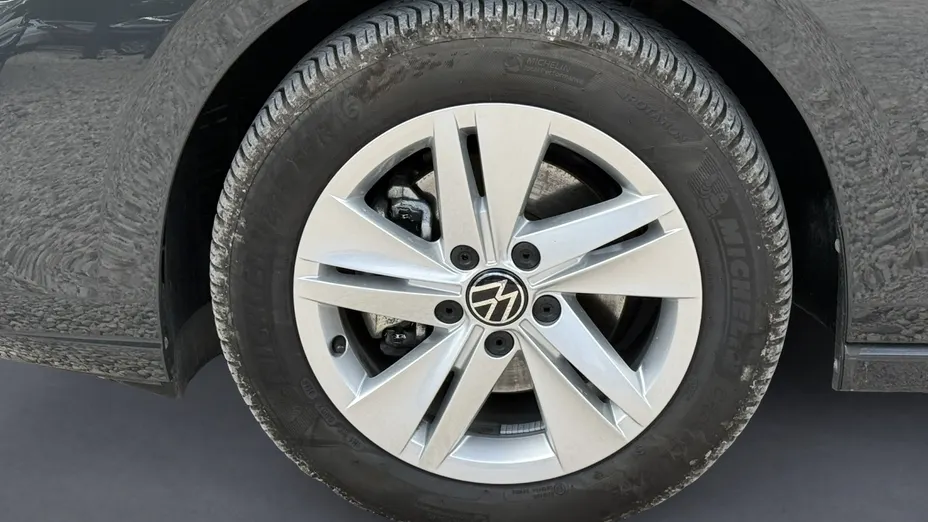 VOLKSWAGEN Golf Golf VIII 1.5 TSI Life
