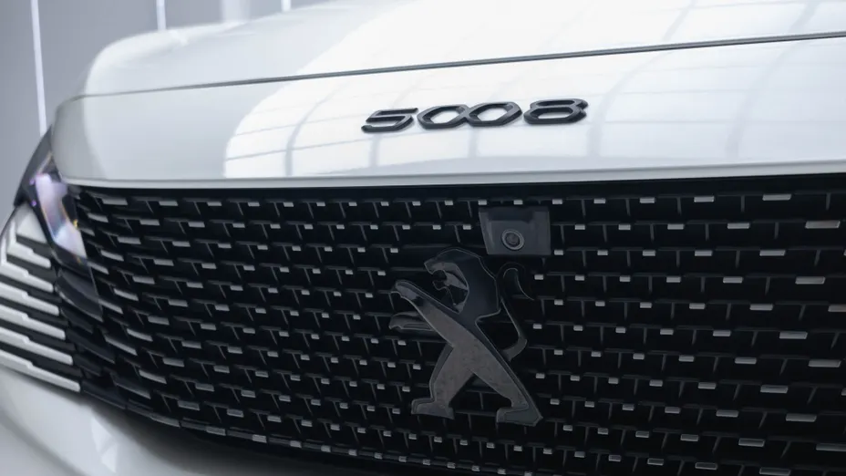 PEUGEOT 5008 5008 1.6 PureTech GT Pack S&S EAT8