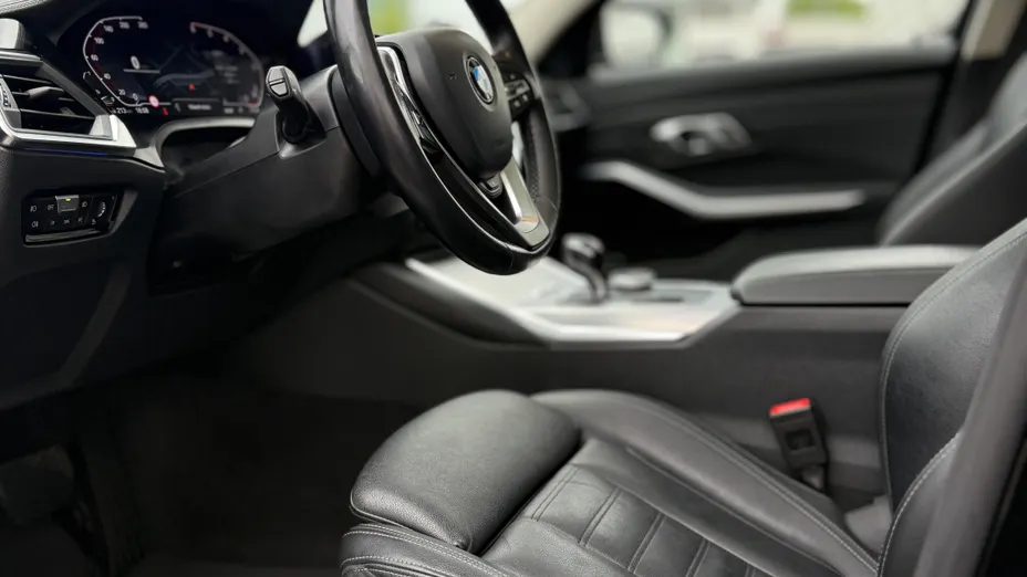 BMW Seria 3 320d xDrive Luxury Line sport-aut