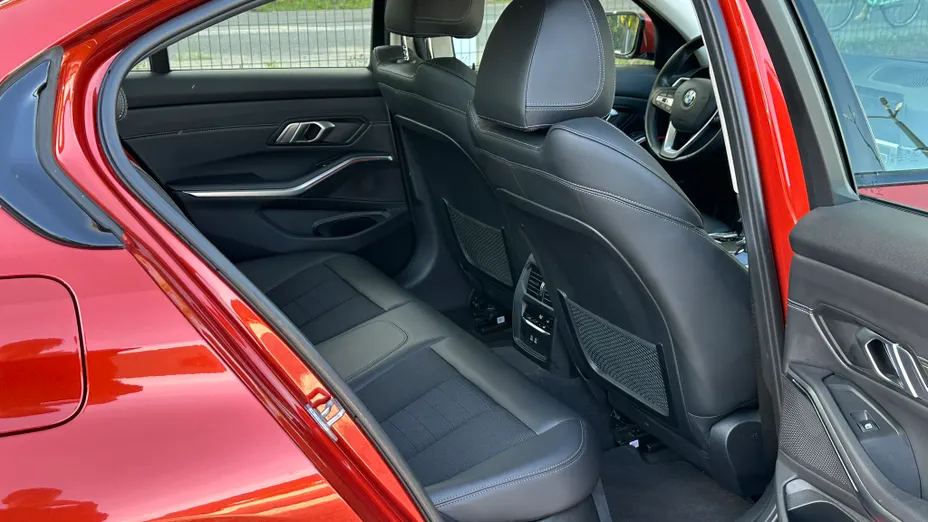 BMW Seria 3 318i Sport Line aut