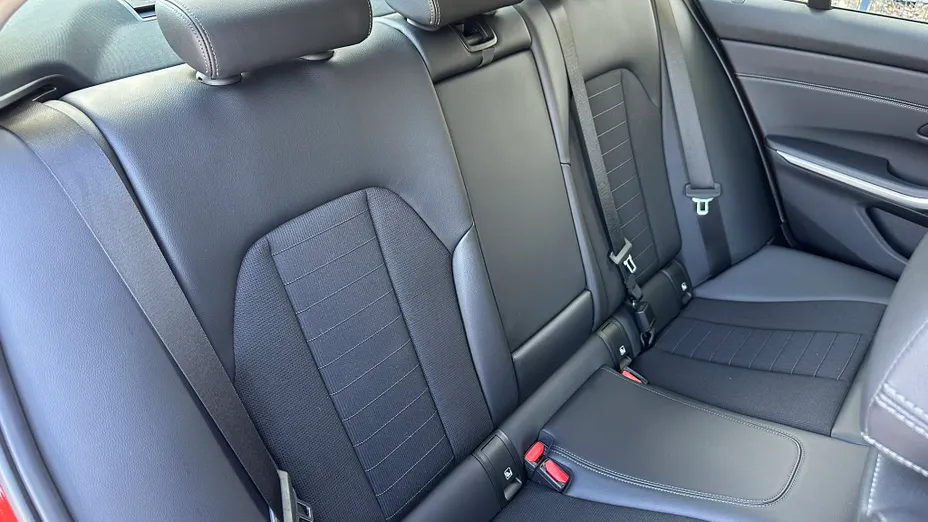 BMW Seria 3 318i Sport Line aut