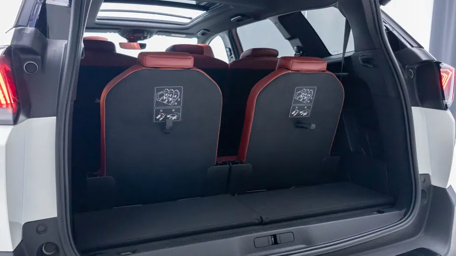 PEUGEOT 5008 5008 1.6 PureTech GT Pack S&S EAT8