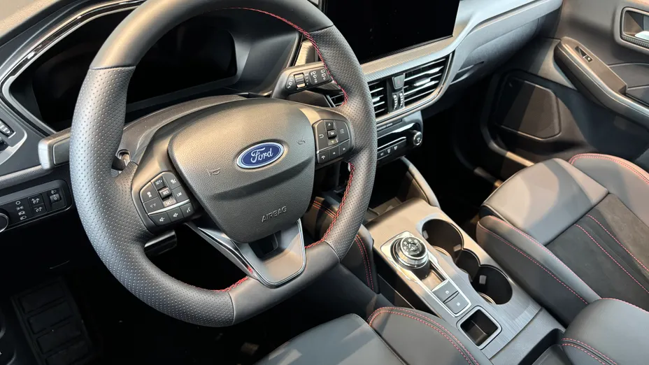 FORD Kuga Kuga 2.5 FHEV AWD ST-Line X eCVT Nowy