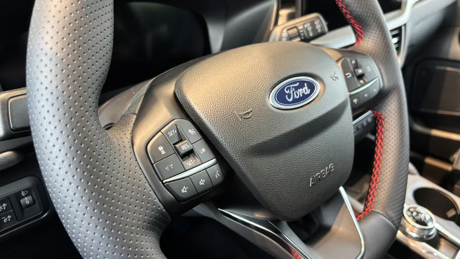 FORD Kuga Kuga 2.5 FHEV AWD ST-Line X eCVT Nowy